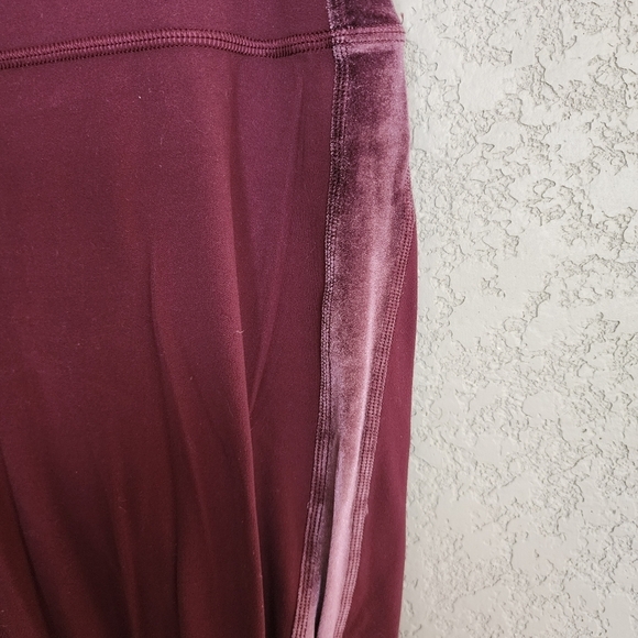 Lululemon align high rise 23in inseam capri style size 10 - Picture 7 of 8